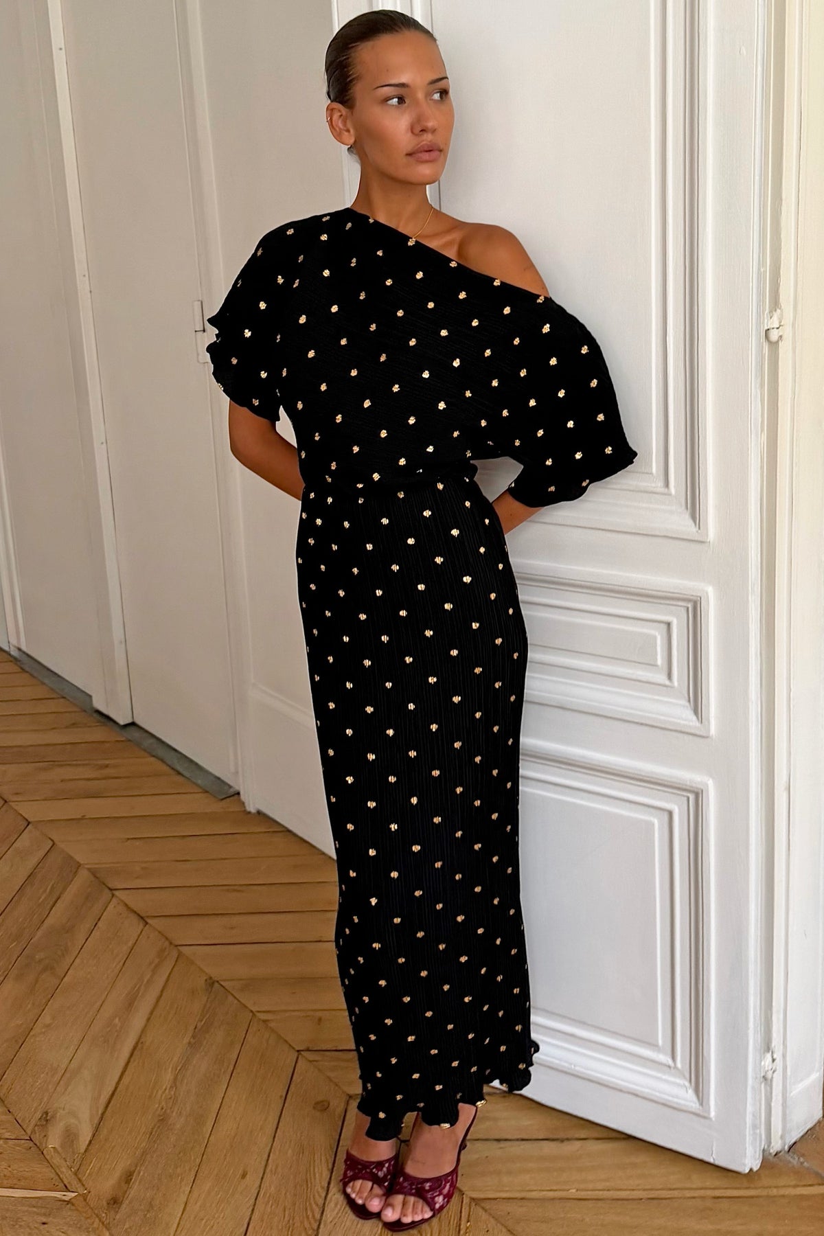 Never Fully Dressed Smart Buy - Black Tilly Gold Fleck Plissé Dress