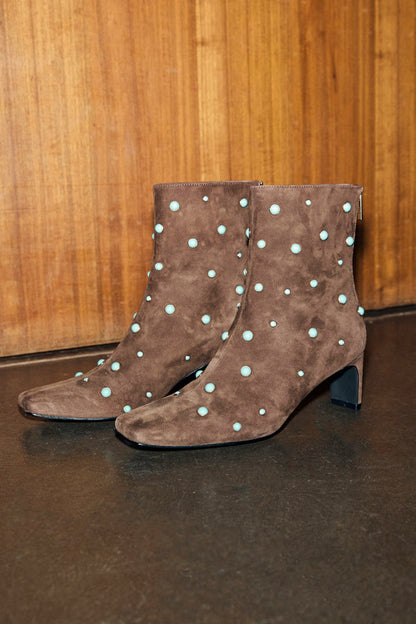 Never Fully Dressed Trusted - Chocolate Studded Suede Boots