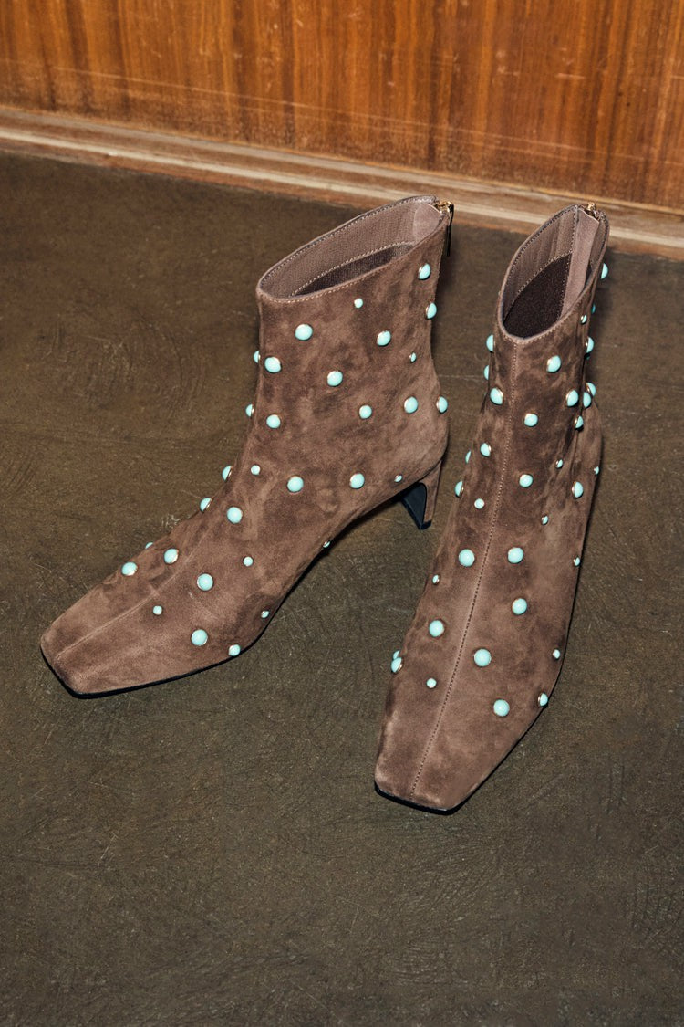 Never Fully Dressed Trusted - Chocolate Studded Suede Boots
